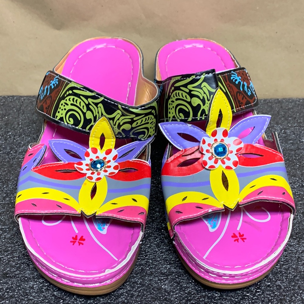 Women’s Multicolored Casual Summer Sandals Size 8